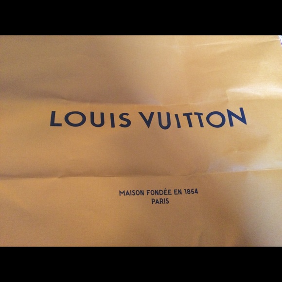 Meet your Posher, Silviya - Picture 2 of 3